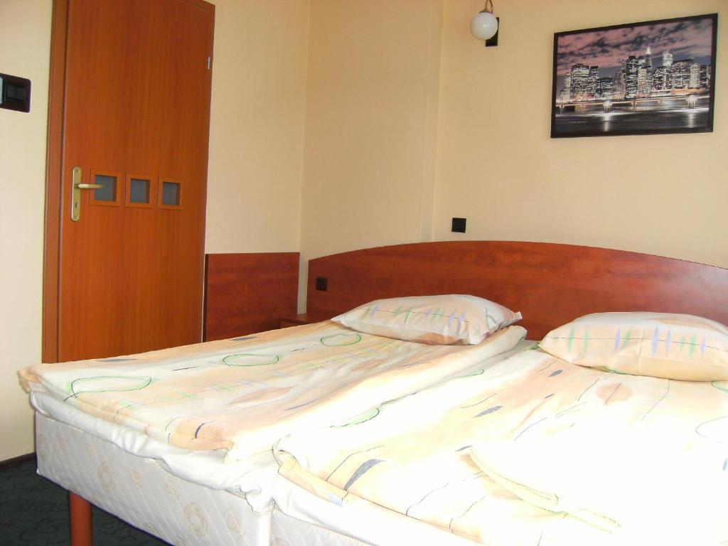 Hotel Lech Gniezno Room photo